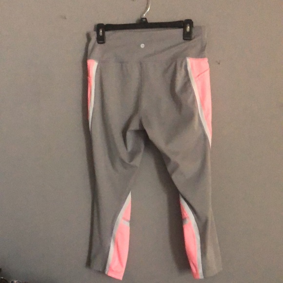SOLD Avia yoga pants size M (8-10) - Picture 4 of 10